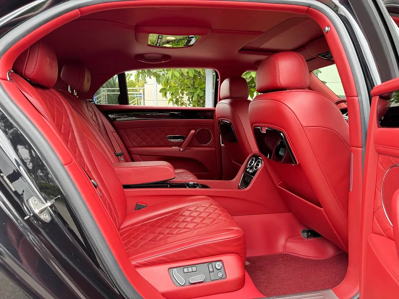 Bentley Flying Spur 2020 — Фото 9/20