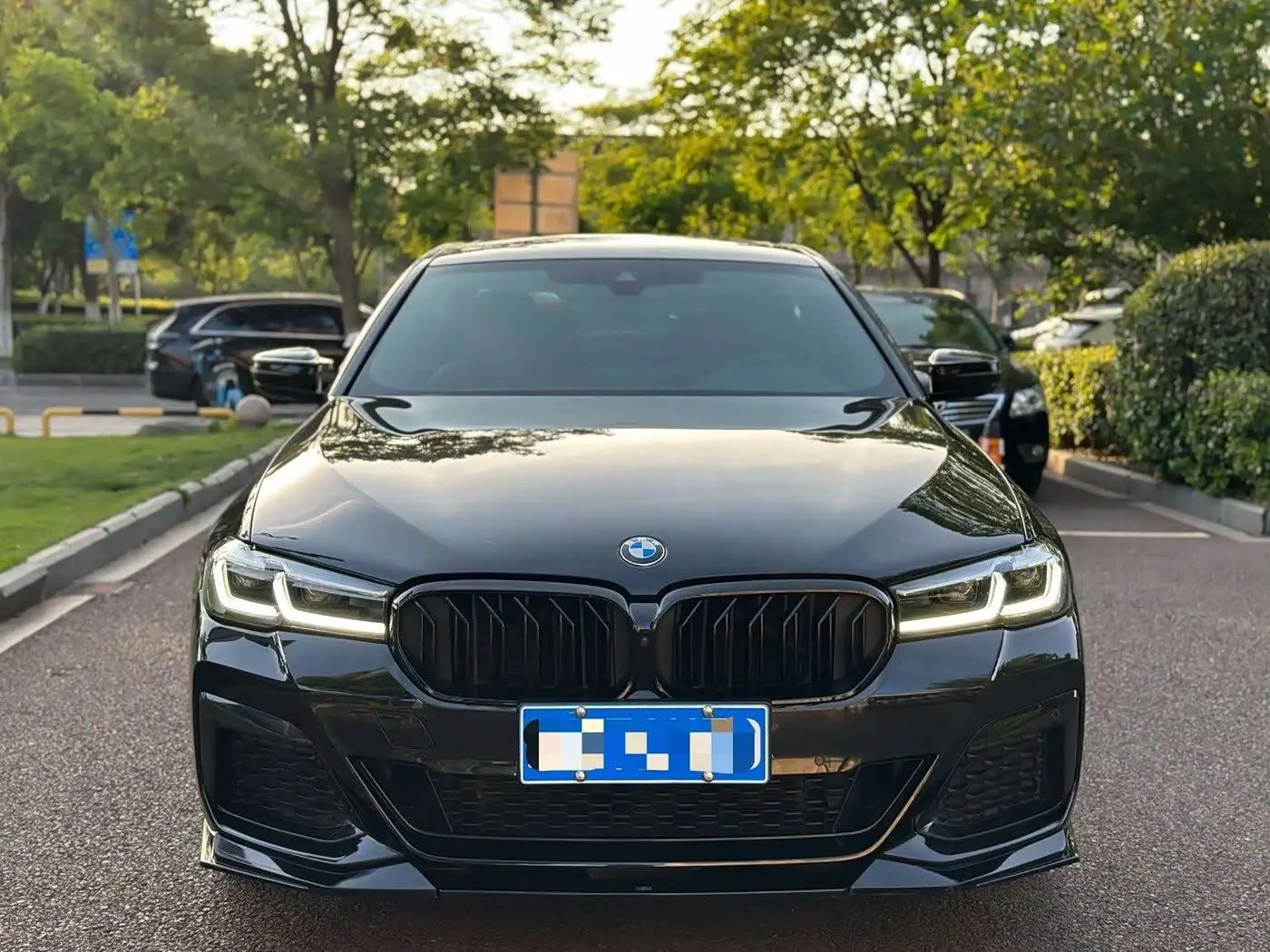 BMW 5 Series 2022 — Photo 2/13