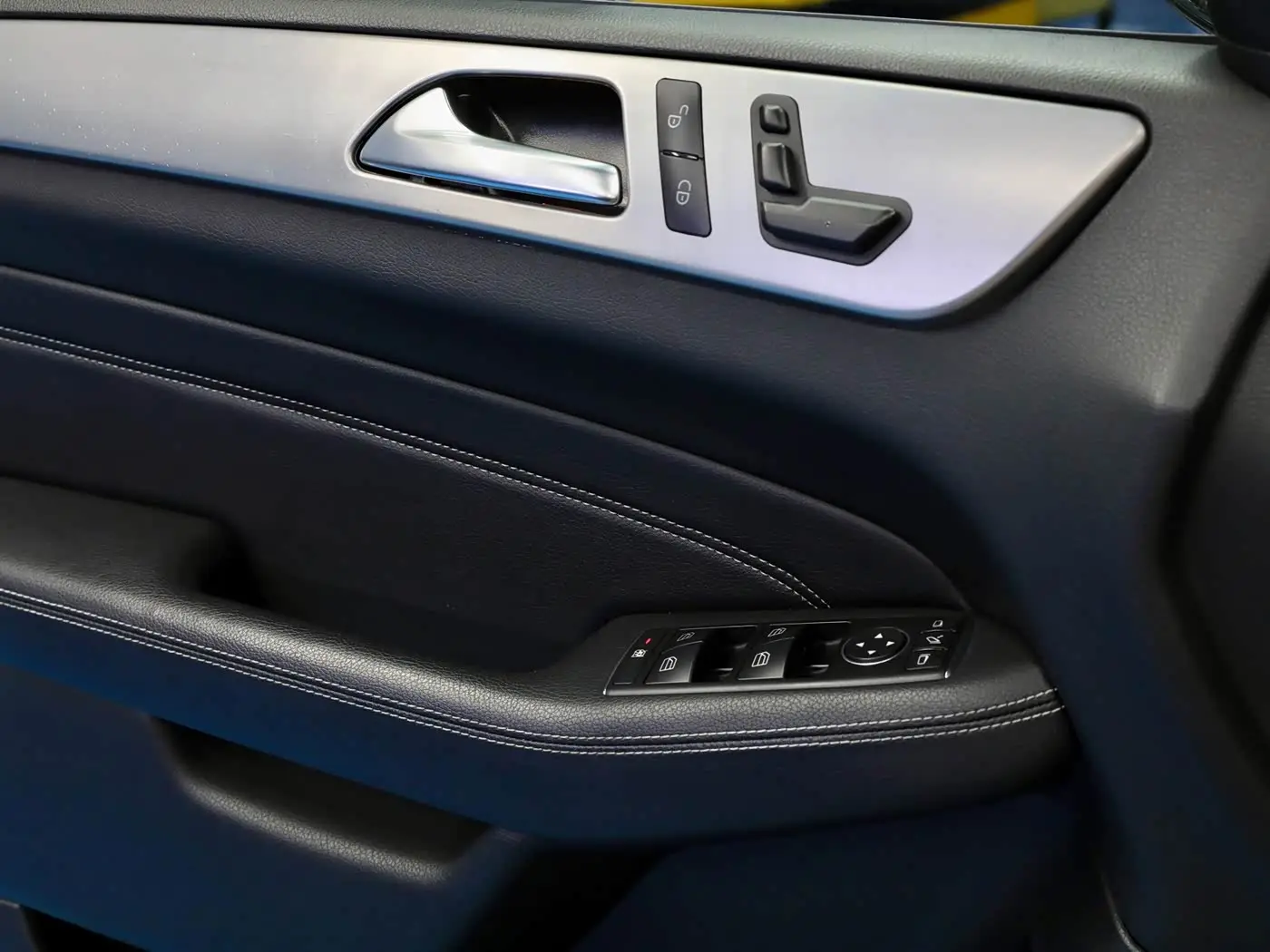 Mercedes-Benz M-Class 2013 — Photo 18/20