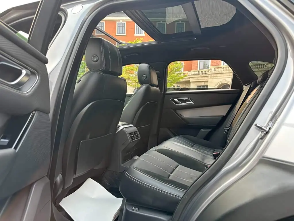 Land Rover Range Rover Velar 2020 — Photo 10/18
