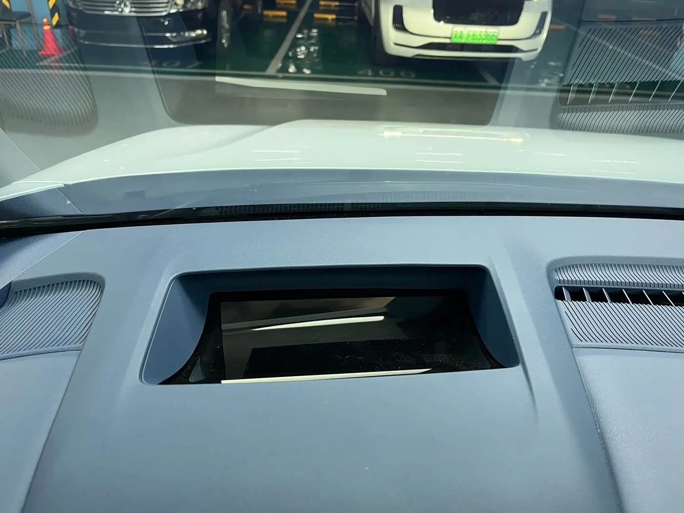 Buick GL8 New Energy 2025 — Photo 16/20