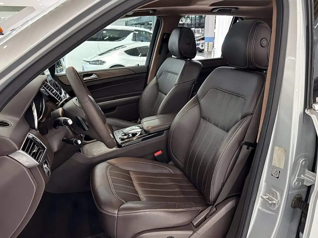 Mercedes-Benz GLE 2016 — Photo 8/15