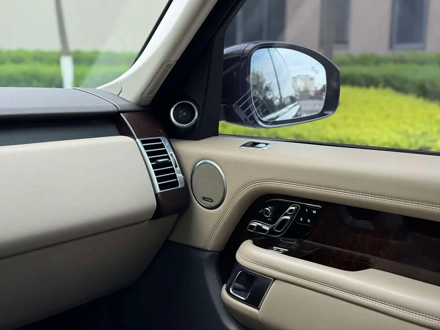 Land Rover Range Rover 2021 — Фото 13/20