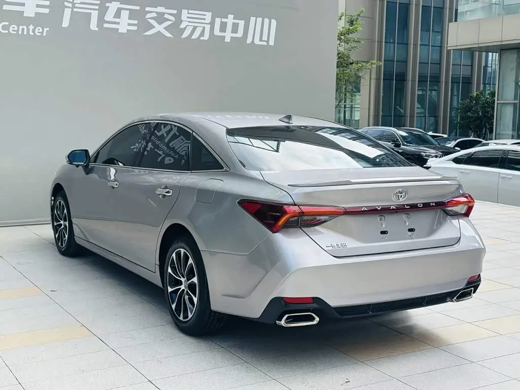Toyota Avalon 2023 — ფოტო 15/20