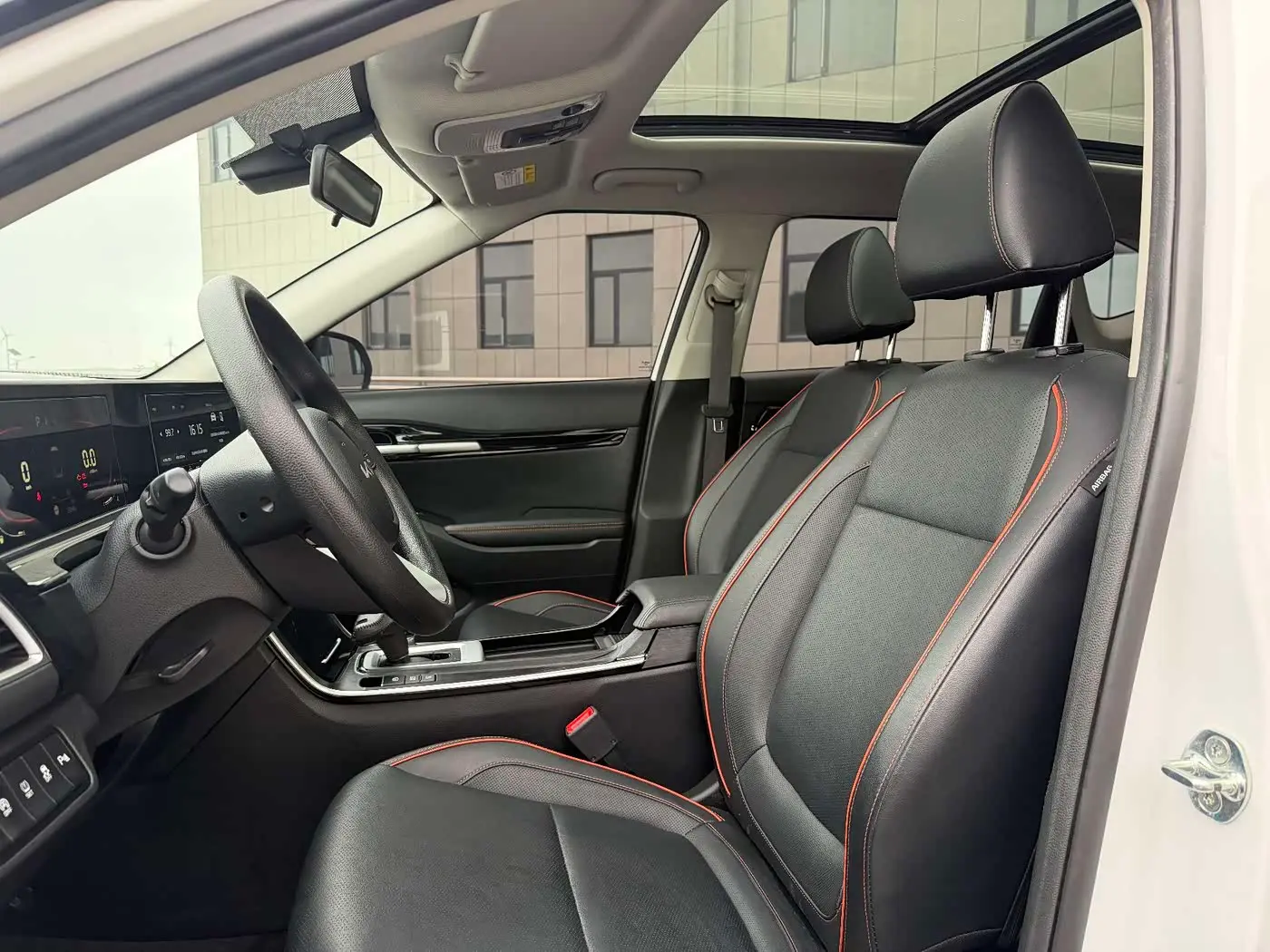 Kia Seltos 2023 — Şəkil 9/15