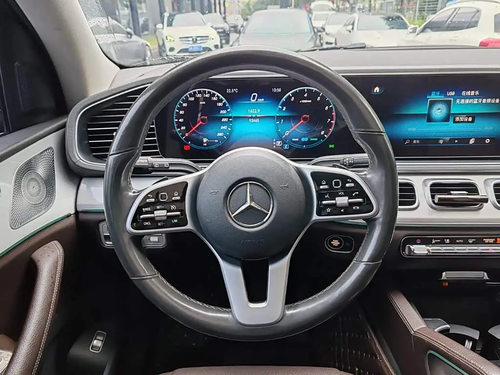 Mercedes-Benz GLE 2020 — Photo 5/17