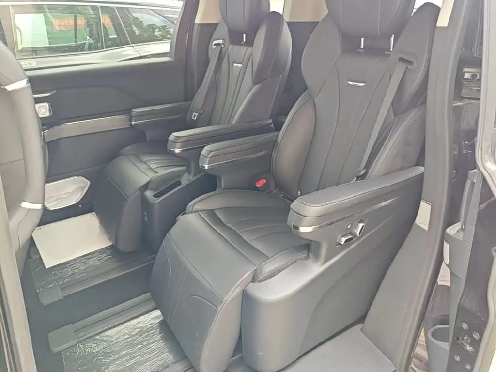 Hongqi HQ9 PHEV 2025 — Photo 17/20
