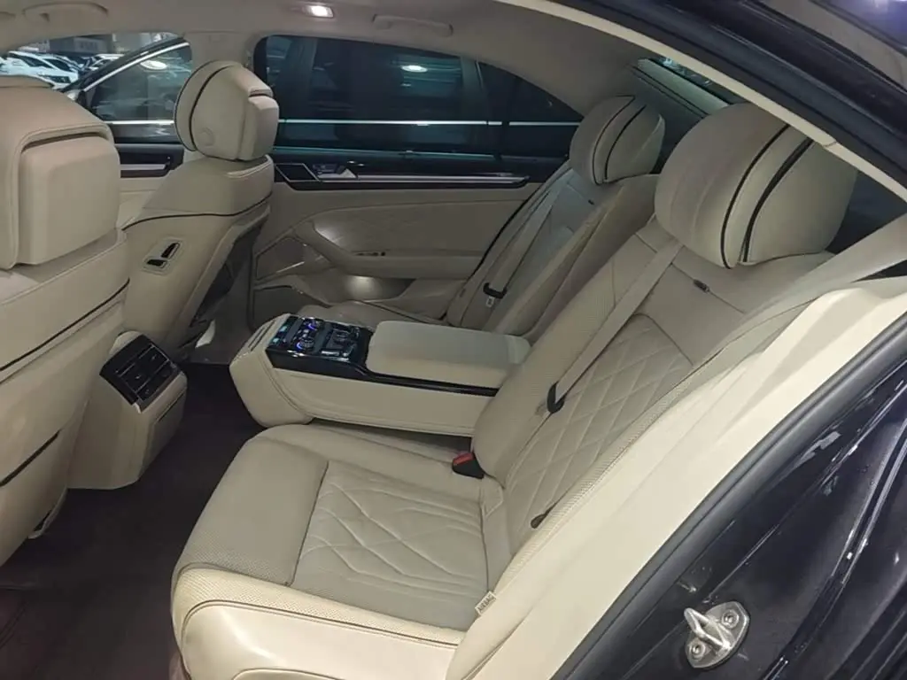 Volkswagen Phideon 2021 — Photo 17/20
