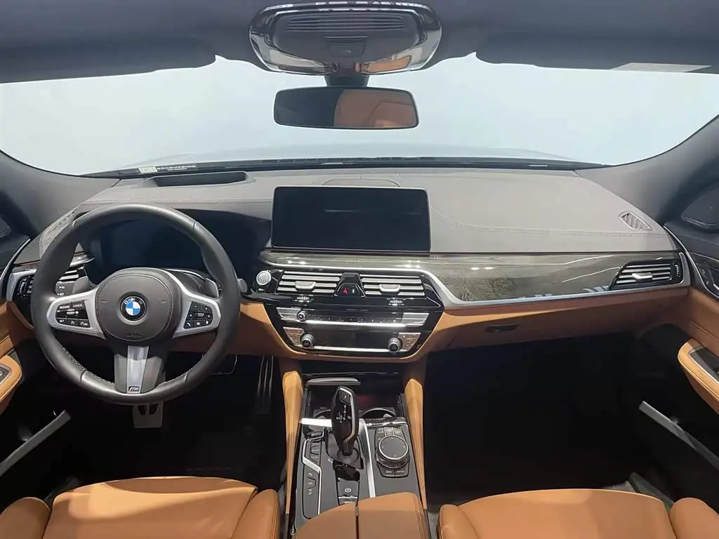 BMW 6 Series GT 2023 — Şəkil 9/18