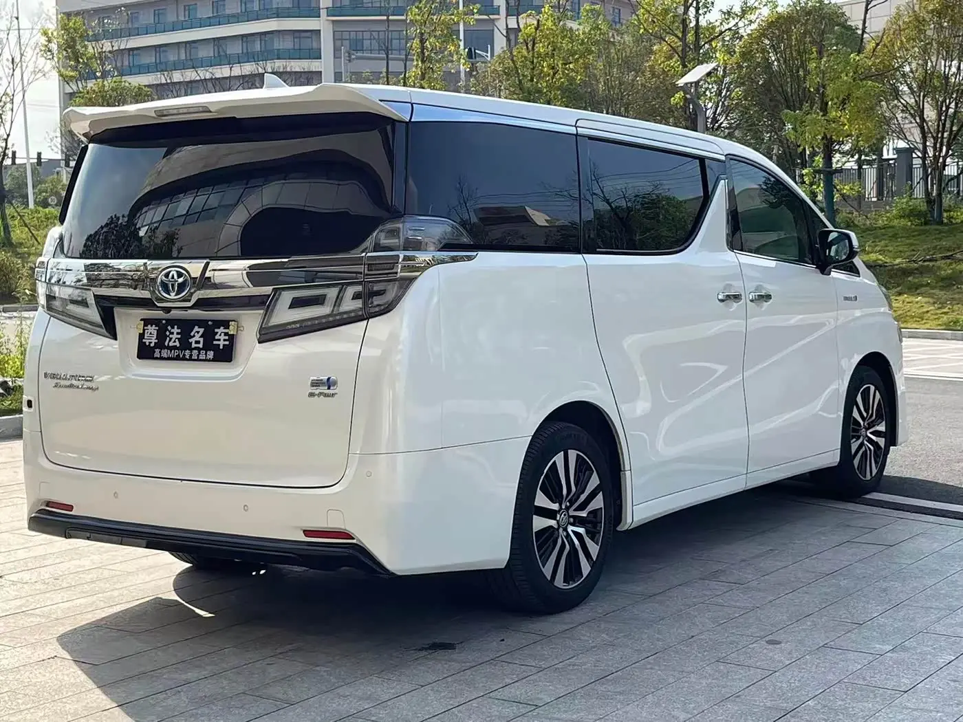 Toyota Vellfire 2021 — Фото 6/9
