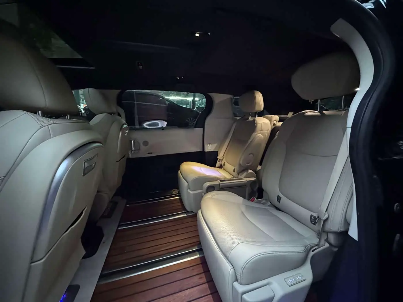 Toyota Sienna 2022 — Photo 18/20