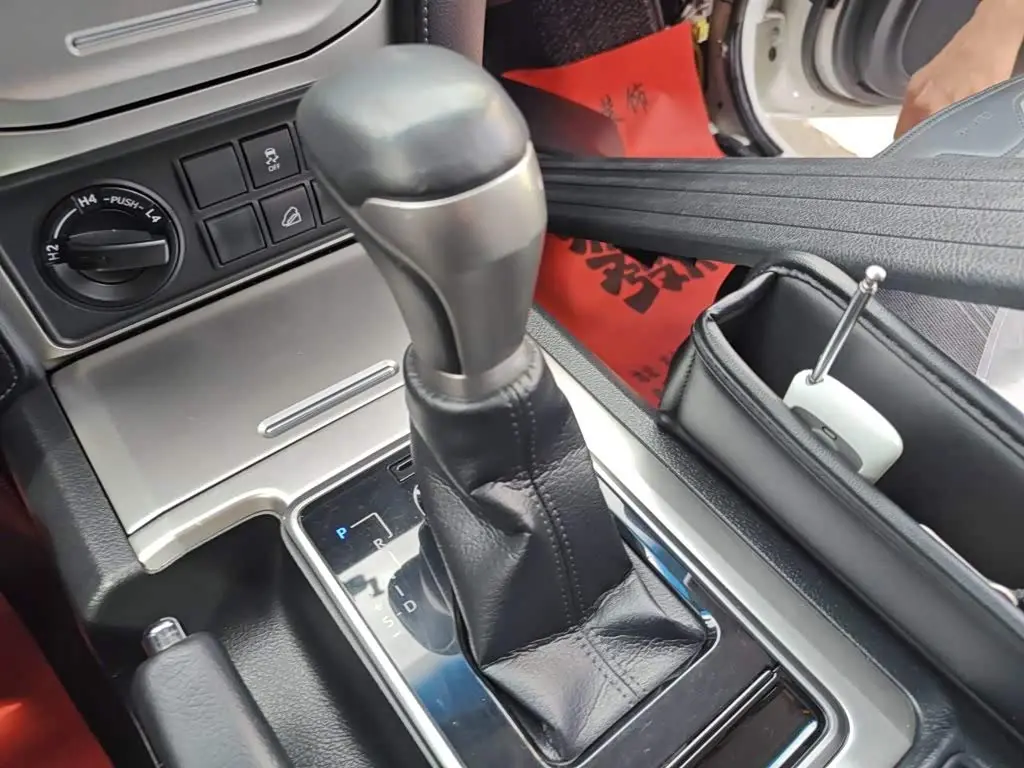 Toyota Prado 2018 — Photo 10/20