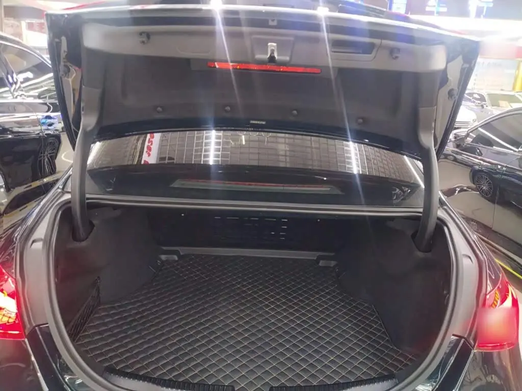 Mercedes-Benz C-Class 2024 — Photo 19/20