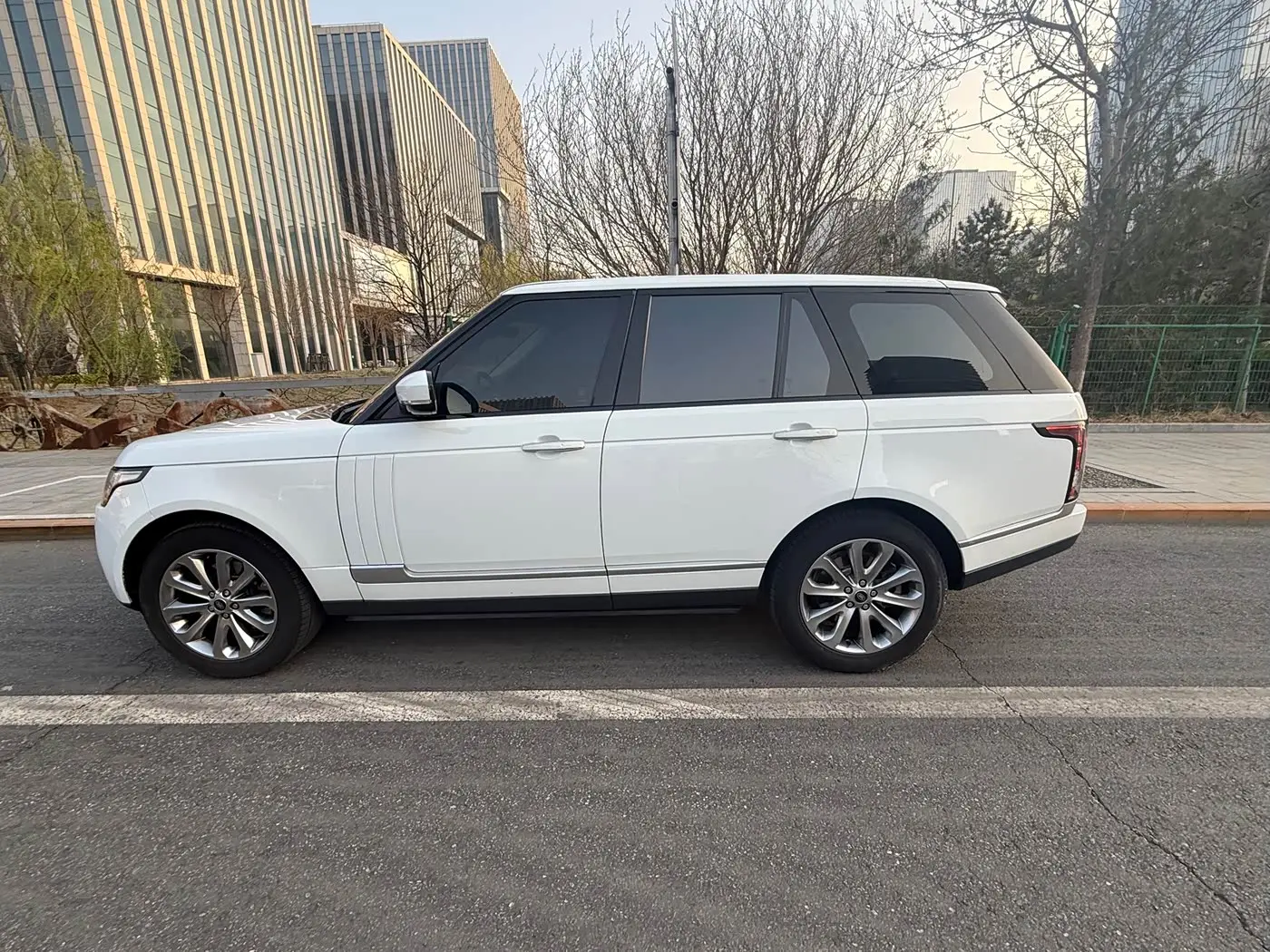Land Rover Range Rover 2018 — Фото 18/20