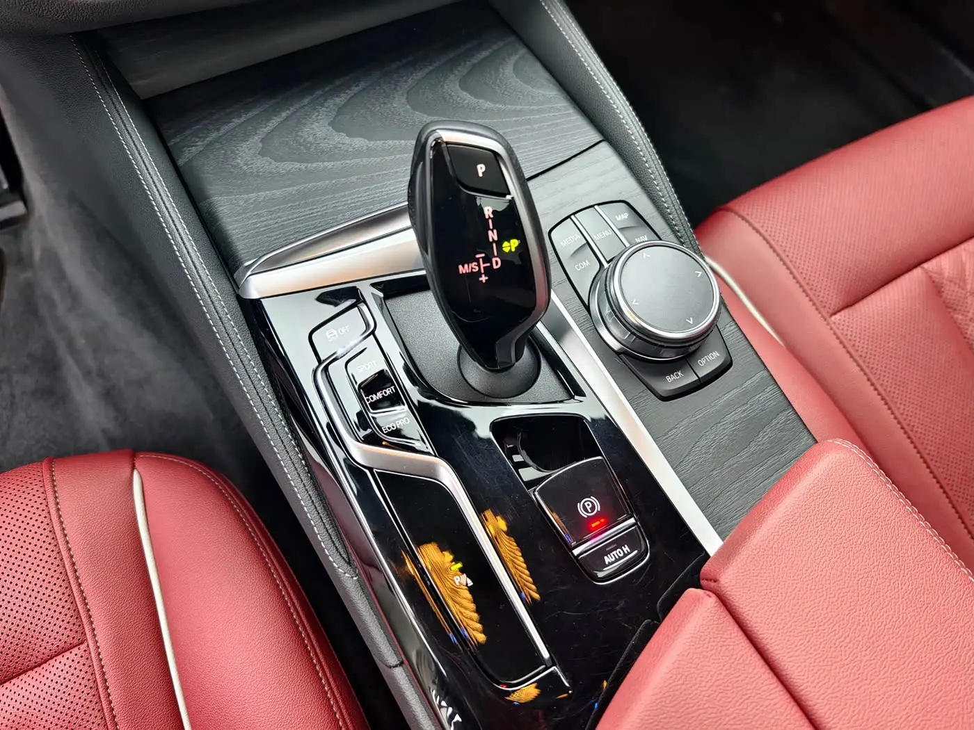 BMW 5 Series 2023 — Photo 10/17