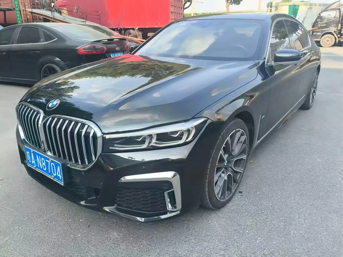 BMW 7 Series 2019 — Фото 1/8