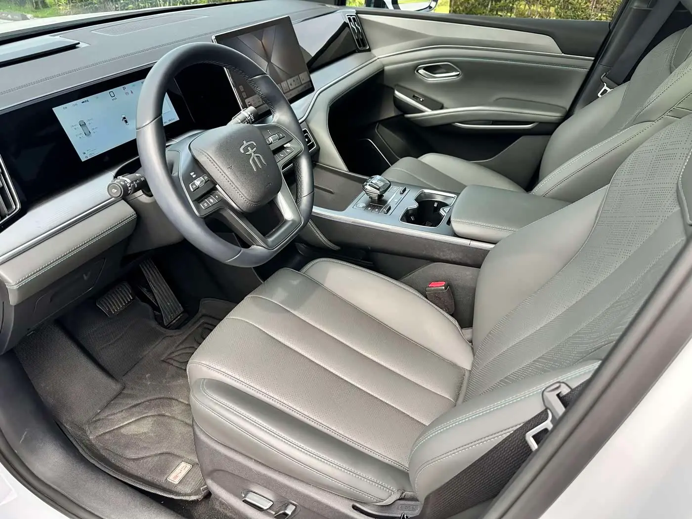 BYD Song L DM-i 2025 — Фото 12/20