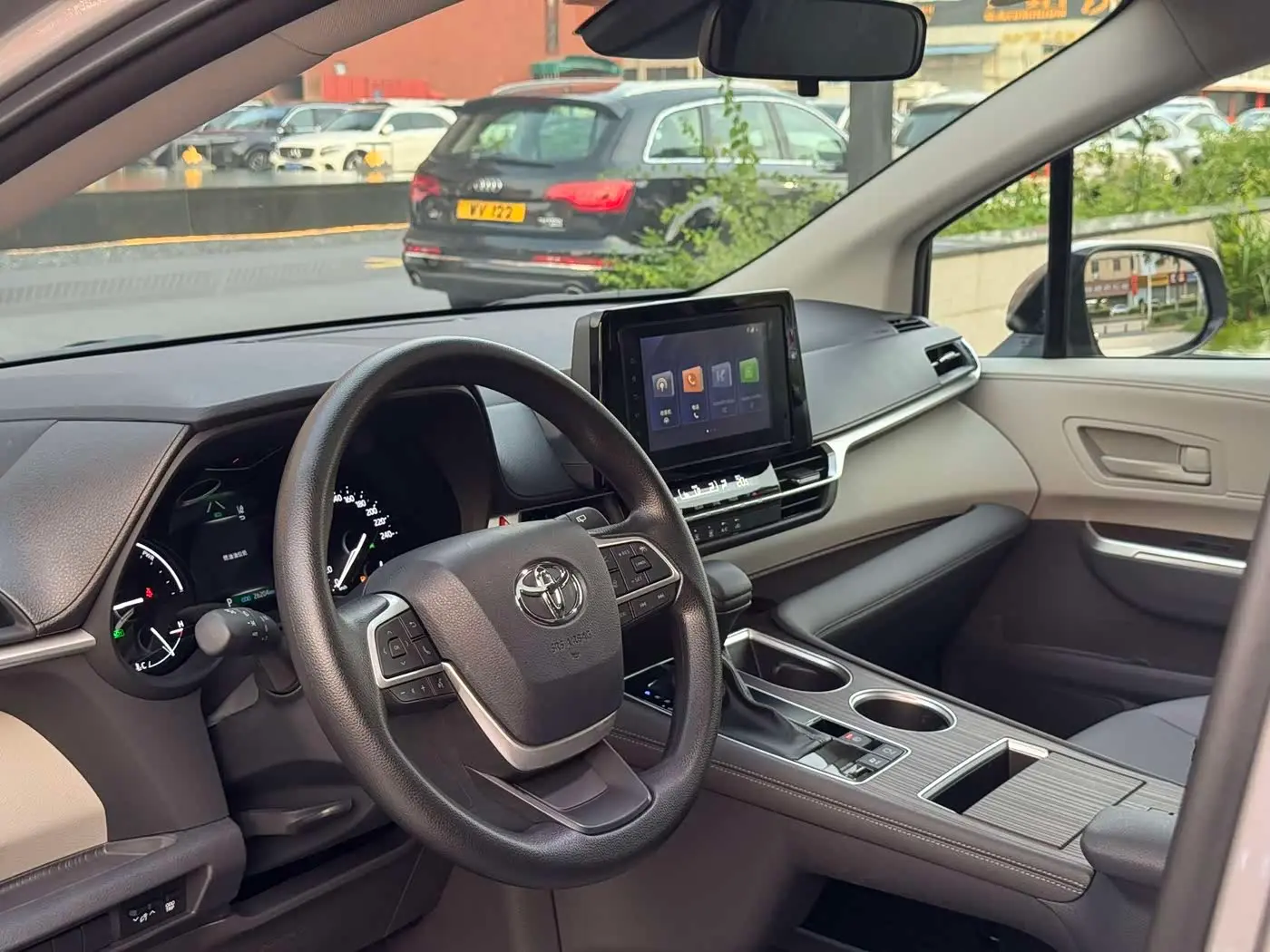 Toyota Granvia 2024 — Photo 11/20