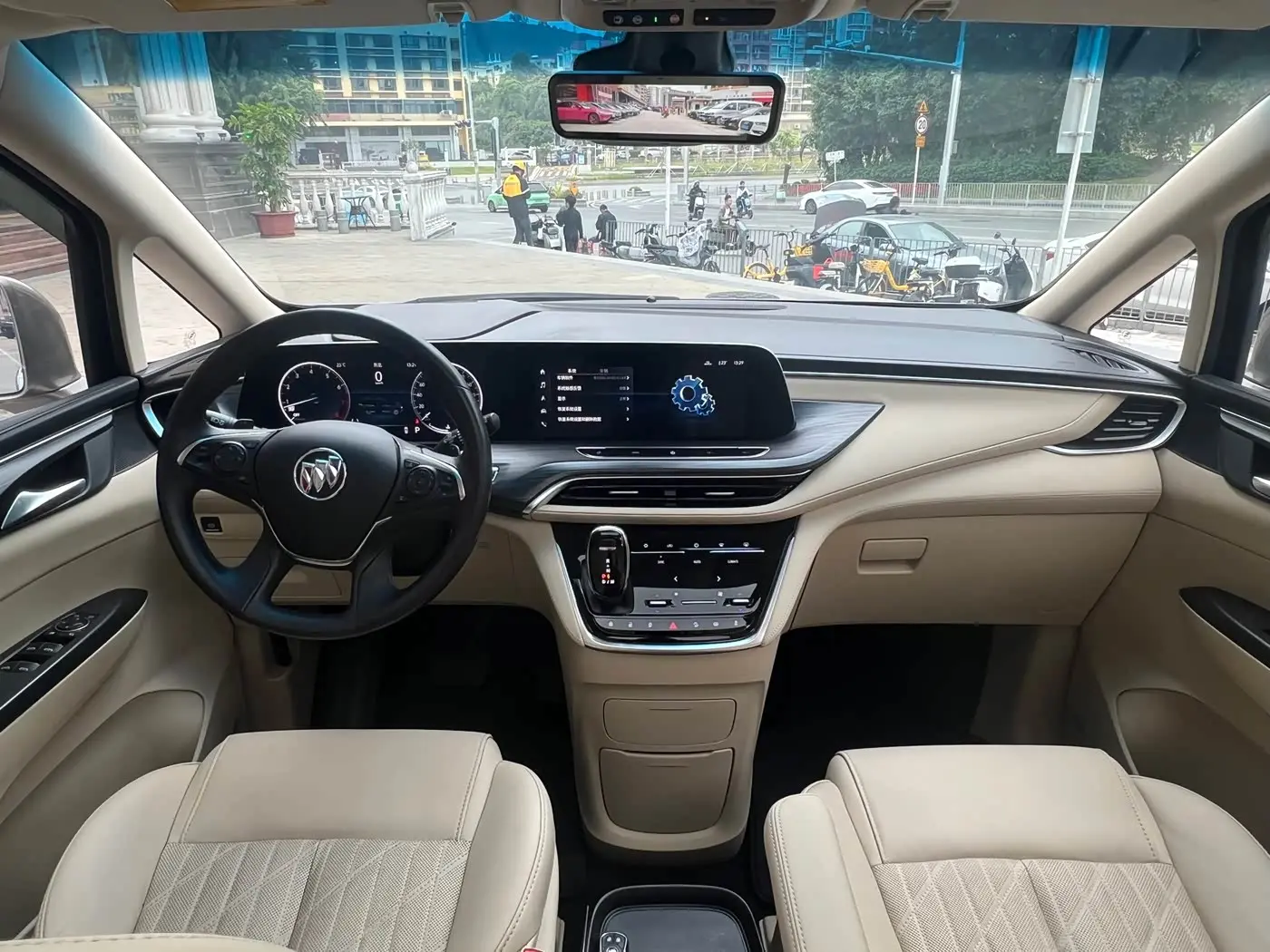 Buick GL8 2022 — Photo 7/18