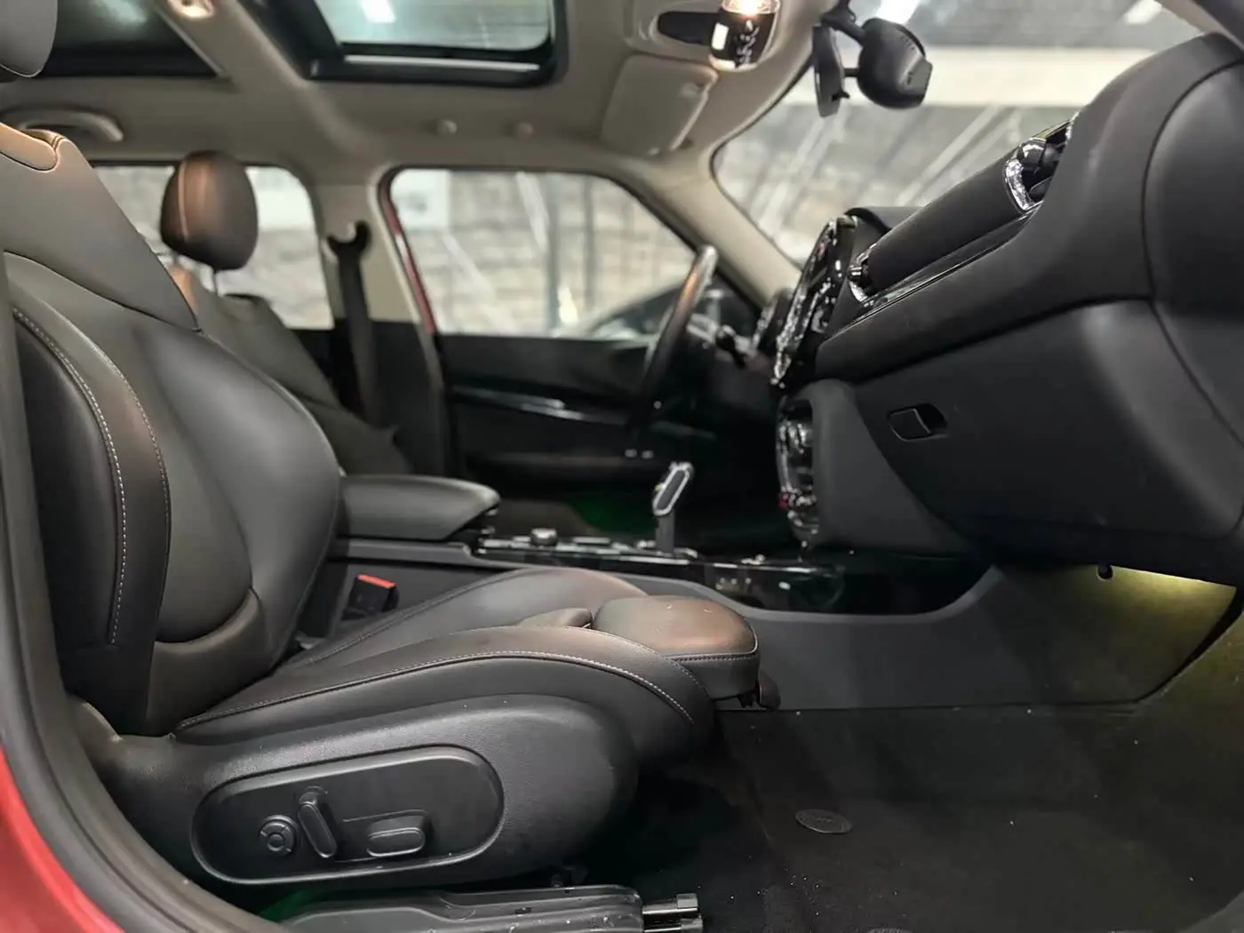 MINI CLUBMAN 2021 — Фото 15/15