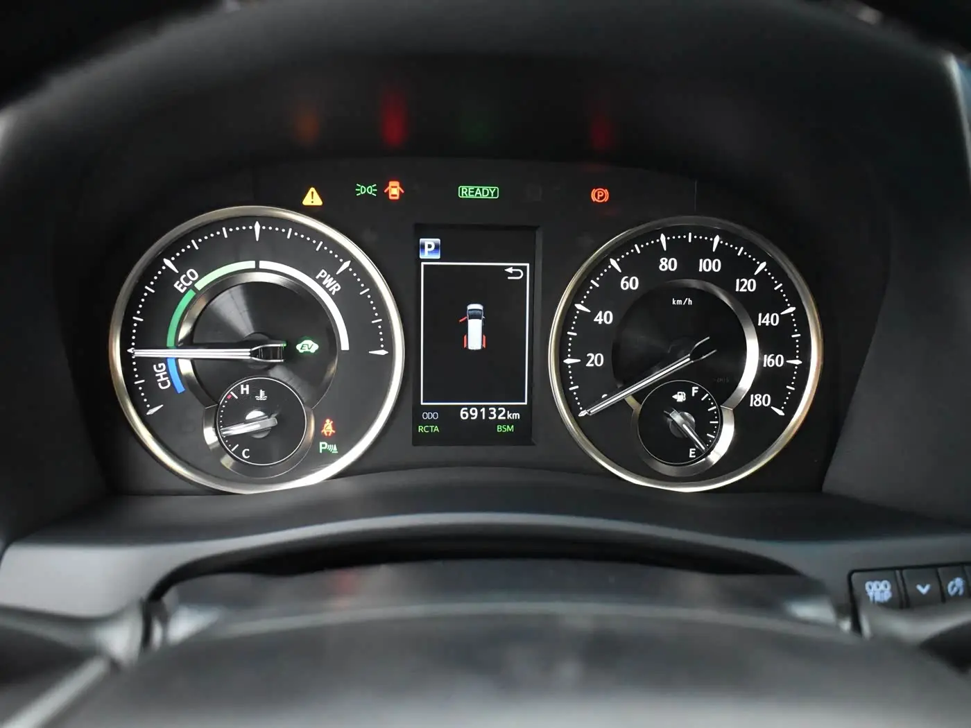 Toyota Alphard 2019 — Photo 17/20