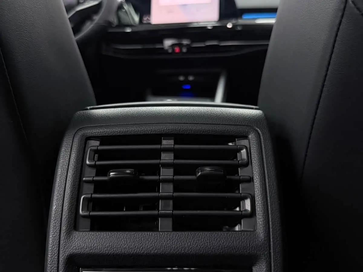 Volkswagen Golf 2022 — Photo 16/19