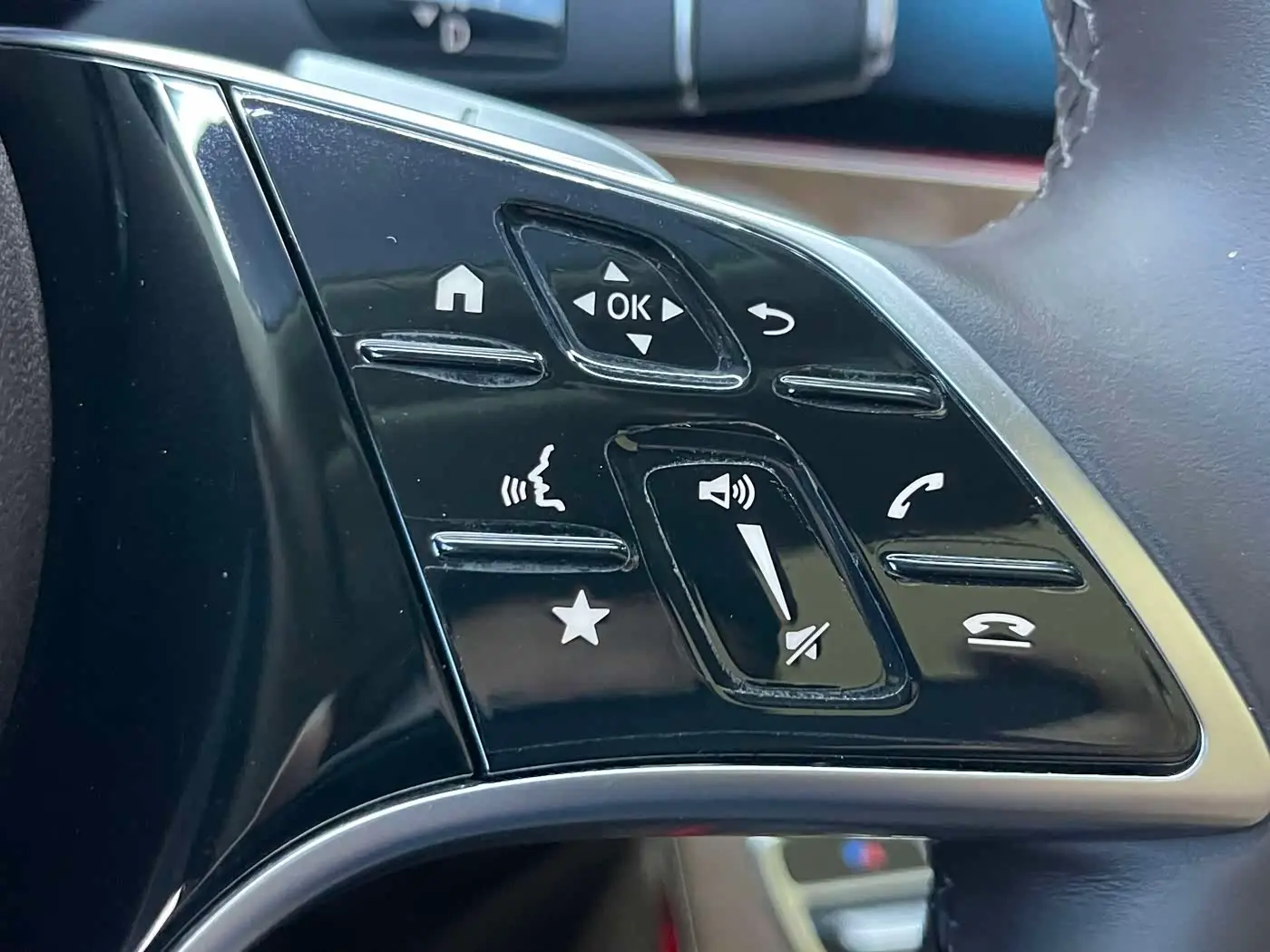 Mercedes-Benz E-Class 2023 — Photo 8/20