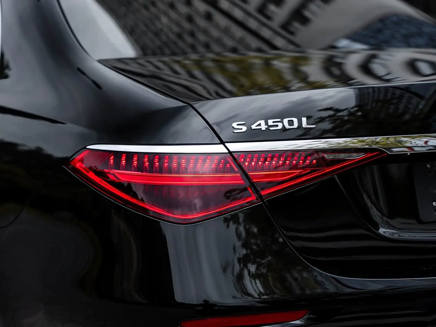 Mercedes-Benz S-Class 2023 — Photo 7/20