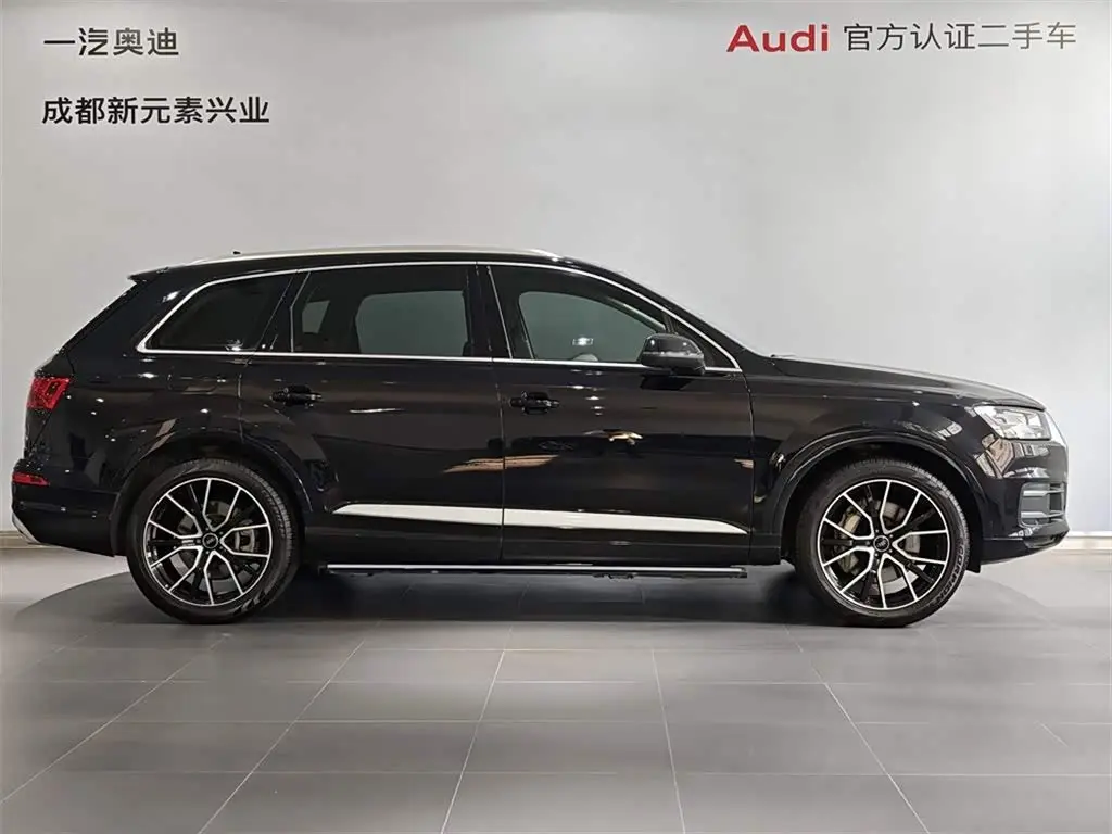 Audi Q7 2019 — Фото 3/15