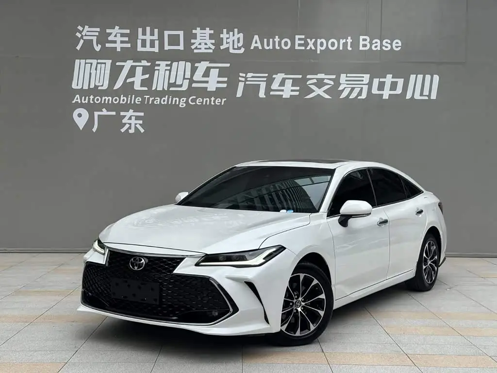 Toyota Avalon 2023 — Photo 1/16