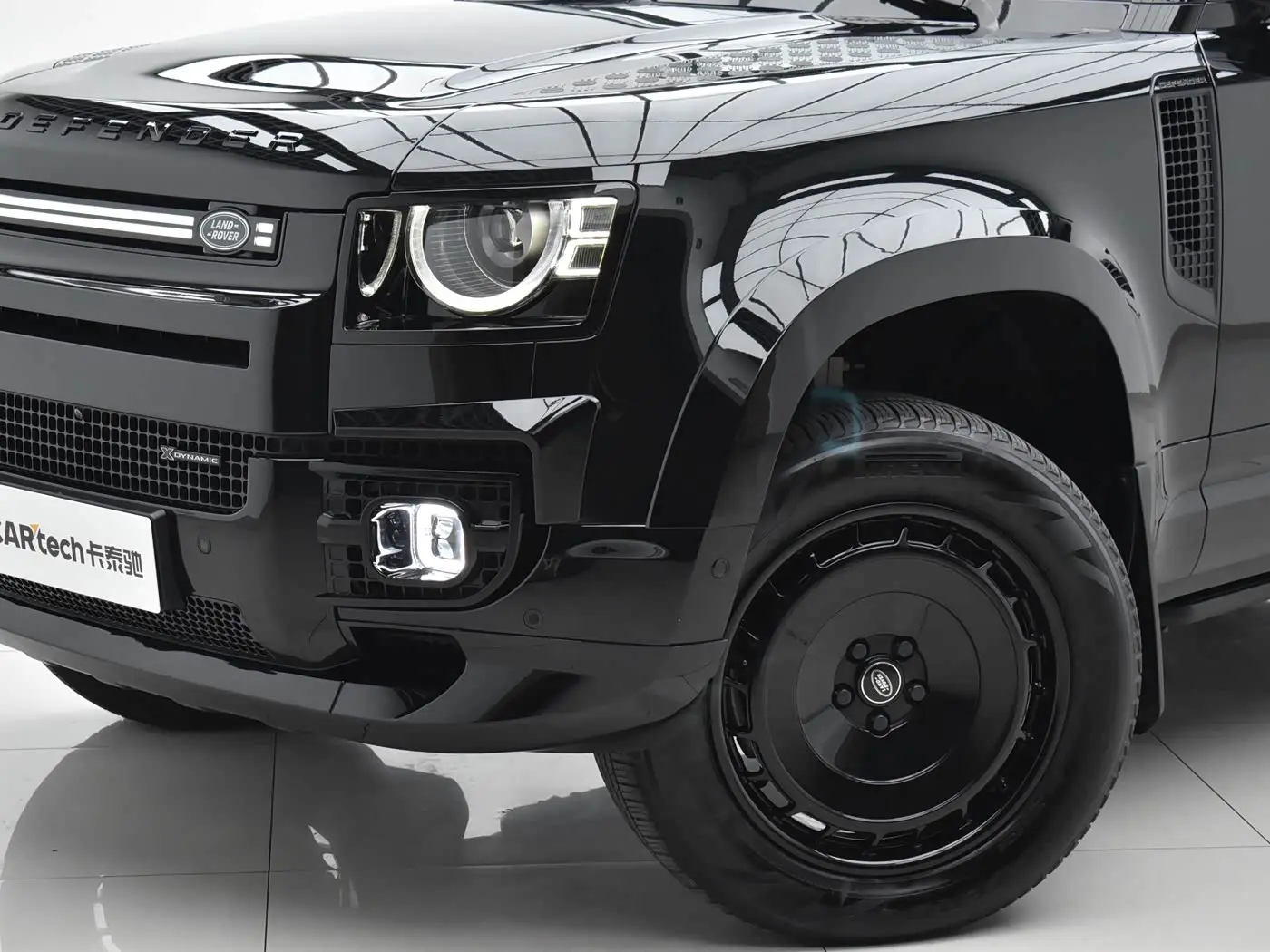 Land Rover Defender 2023 — Фото 5/20