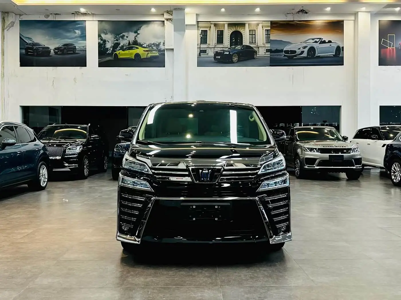 Toyota Vellfire 2022 — Photo 2/9