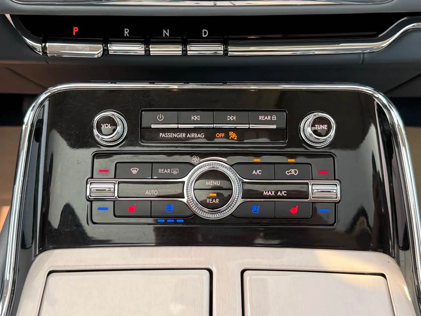 Lincoln Navigator 2020 — Şəkil 11/14