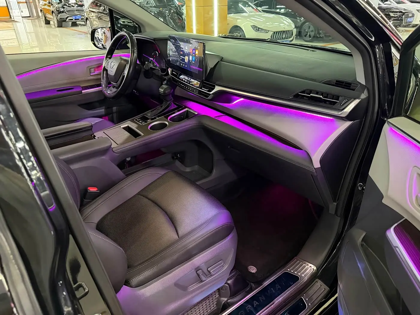 Toyota Granvia 2023 — Şəkil 14/20