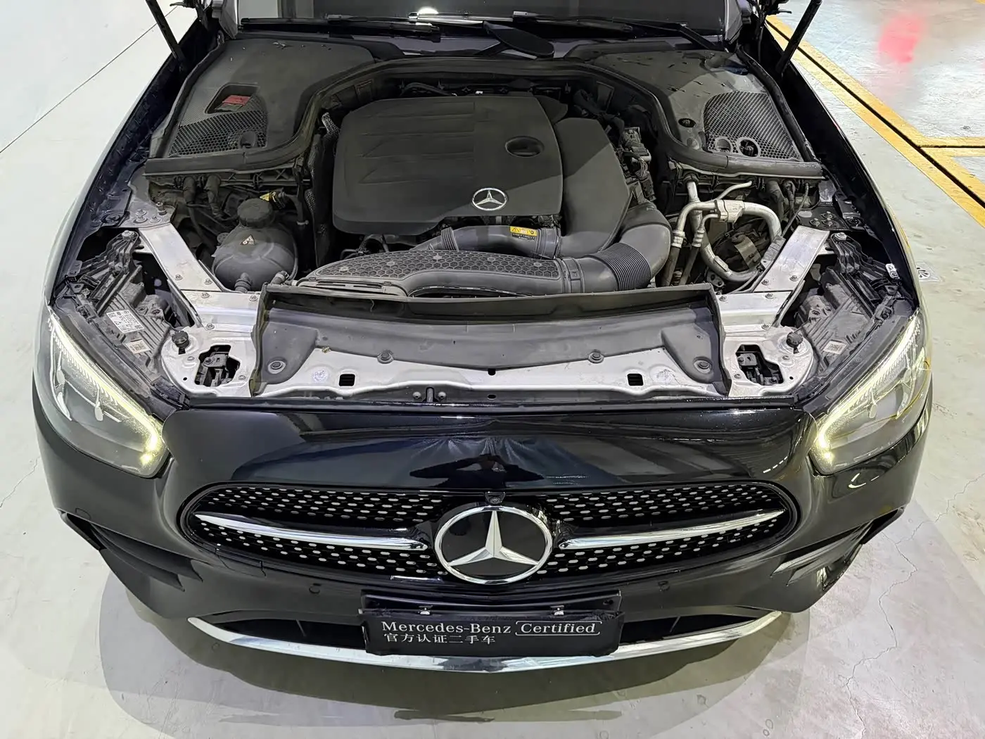 Mercedes-Benz E-Class 2022 — Photo 5/19