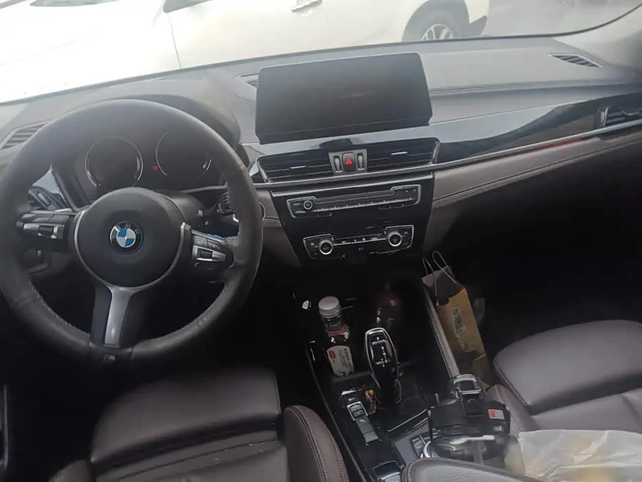 BMW X2 2022 — Фото 12/16