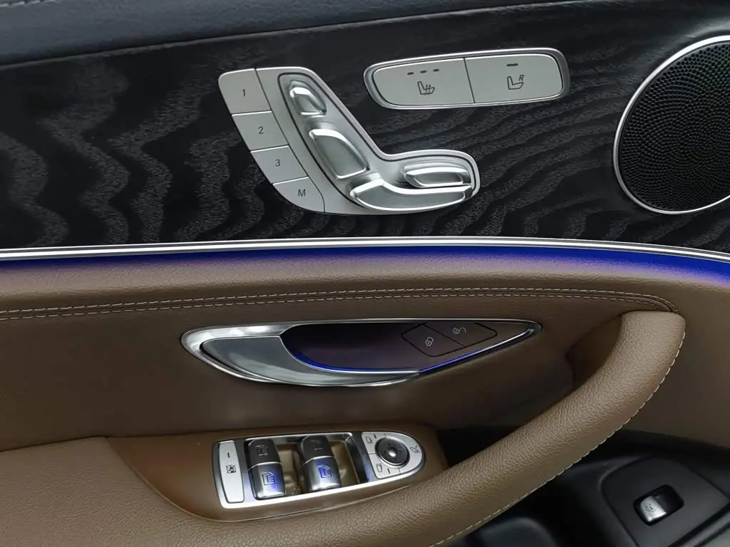 Mercedes-Benz E-Class 2019 — Фото 9/20