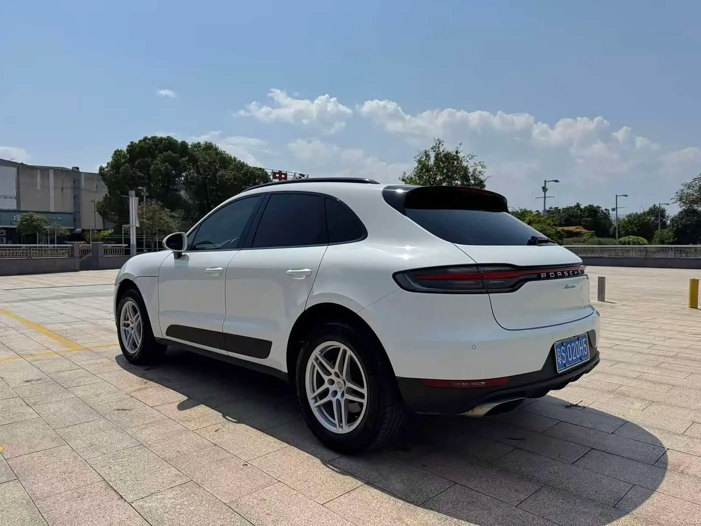 Porsche Macan 2021 — Фото 6/20