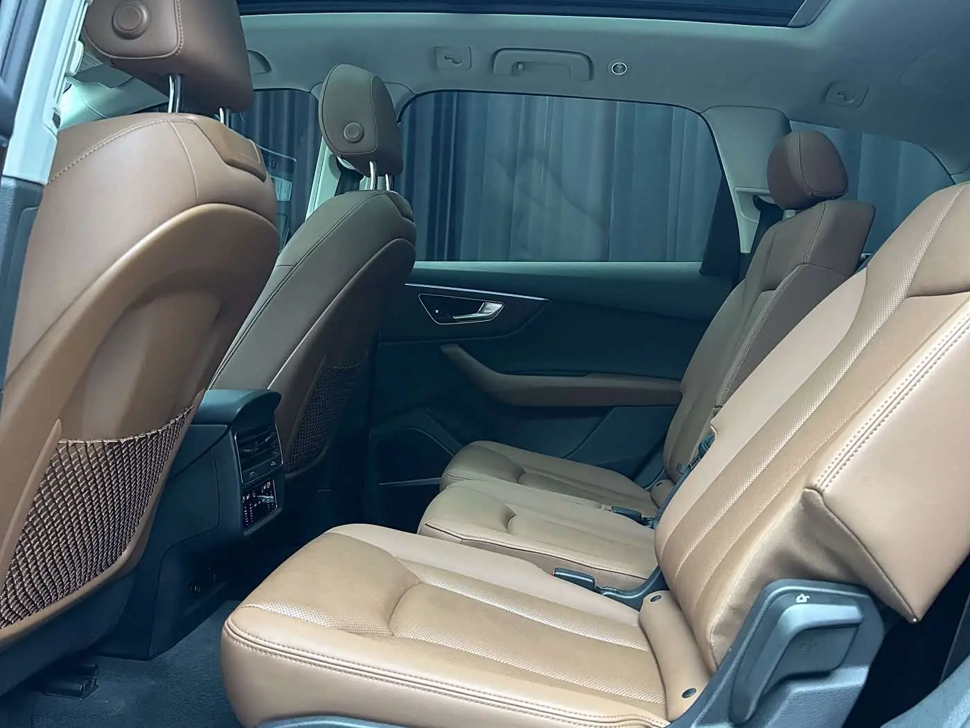 Audi Q7 2021 — Photo 6/9