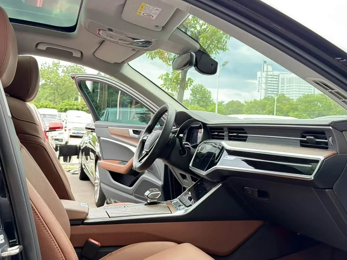 Audi A6L 2021 — Photo 5/9