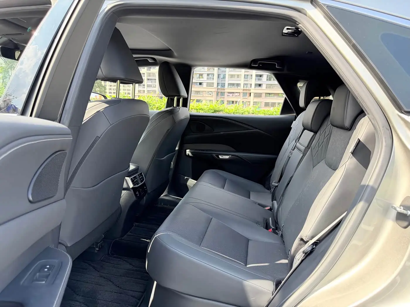 Lexus RX 2025 — Şəkil 10/10