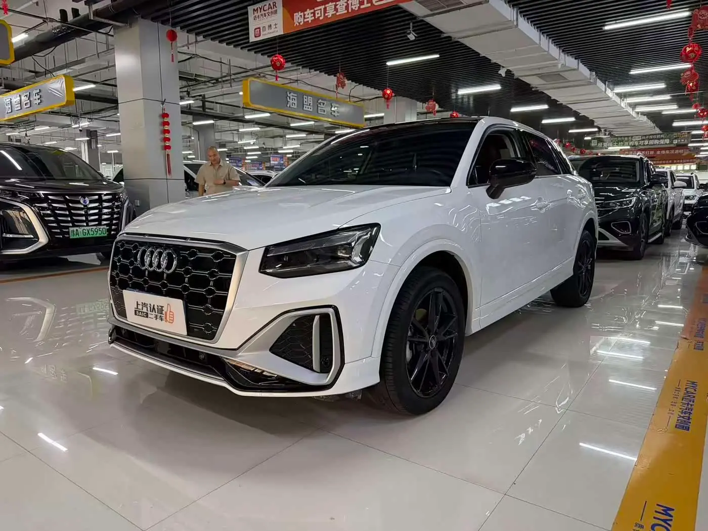 Audi Q2L 2022 — Photo 1/10