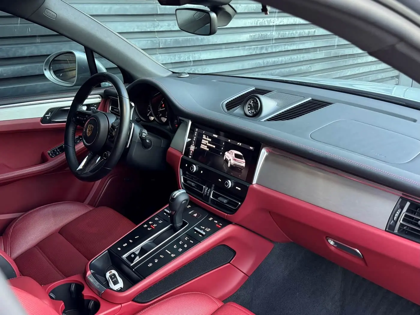 Porsche Macan 2022 — Фото 15/20