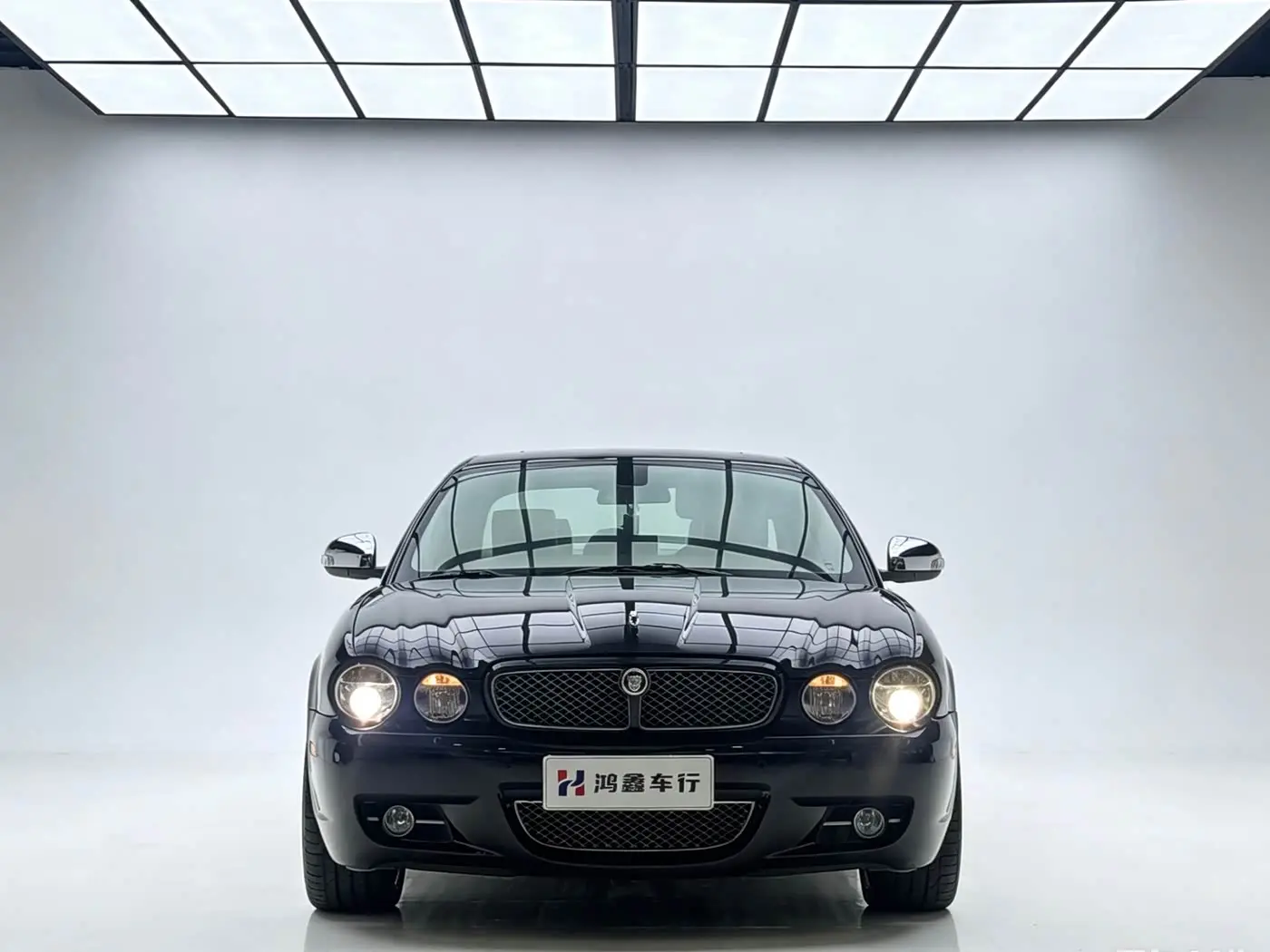 Jaguar XJ 2009 — Фото 2/12