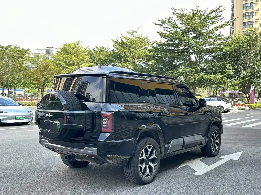 Fang Cheng Bao Leopard 8 2025 — Photo 4/14