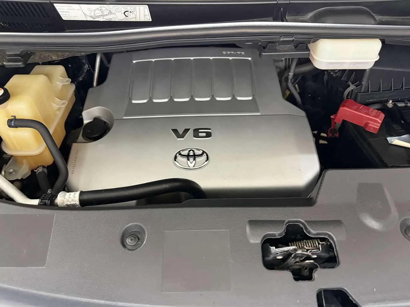 Toyota Alphard 2018 — Photo 18/20