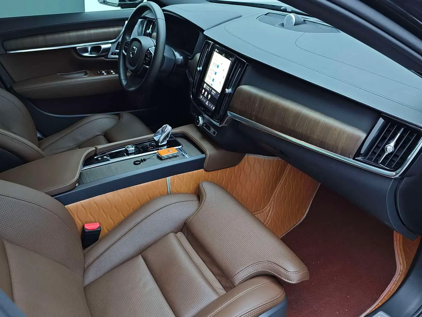 Volvo S90 2024 — Фото 17/20