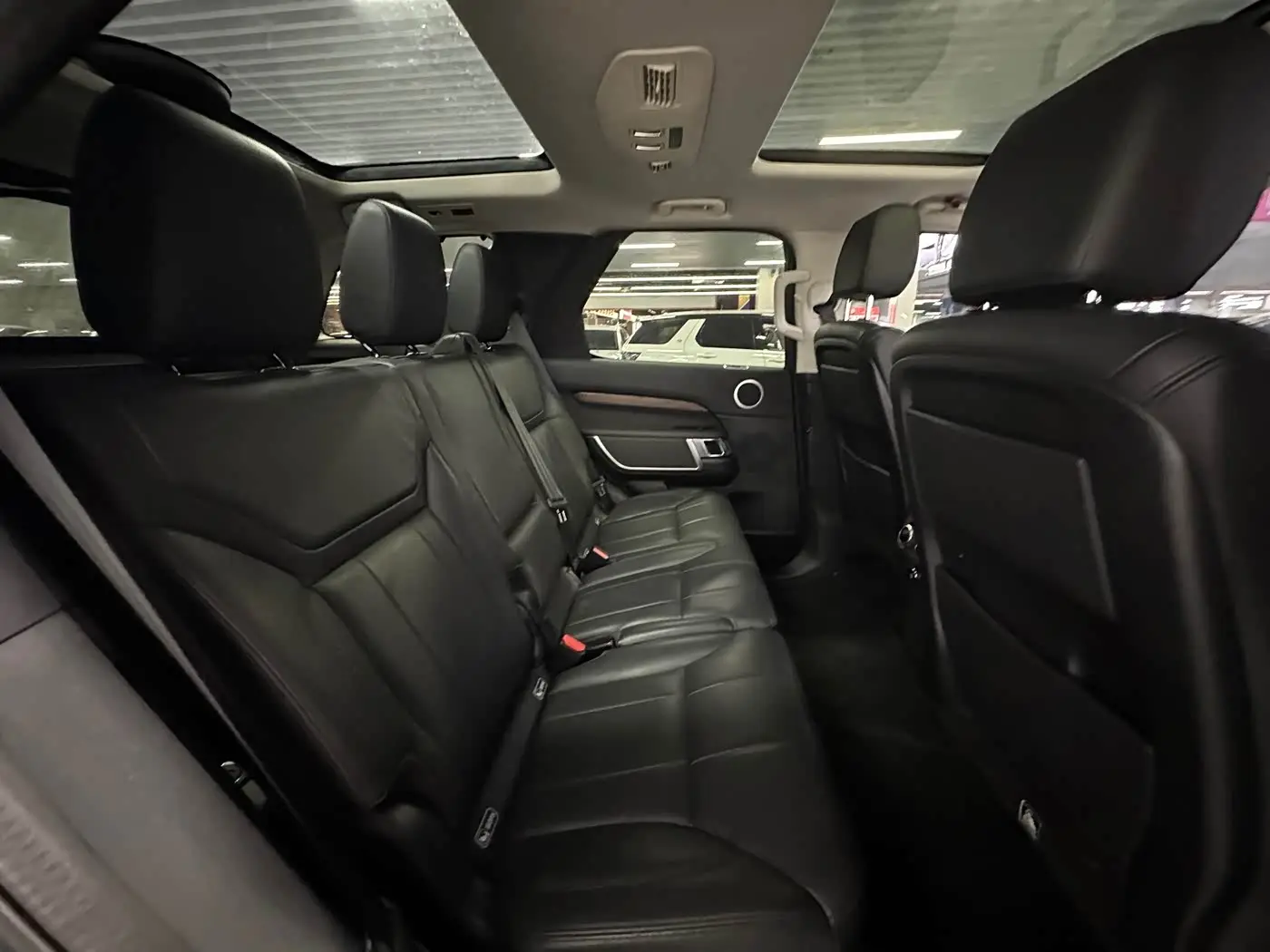 Land Rover Discovery 2020 — Фото 14/15