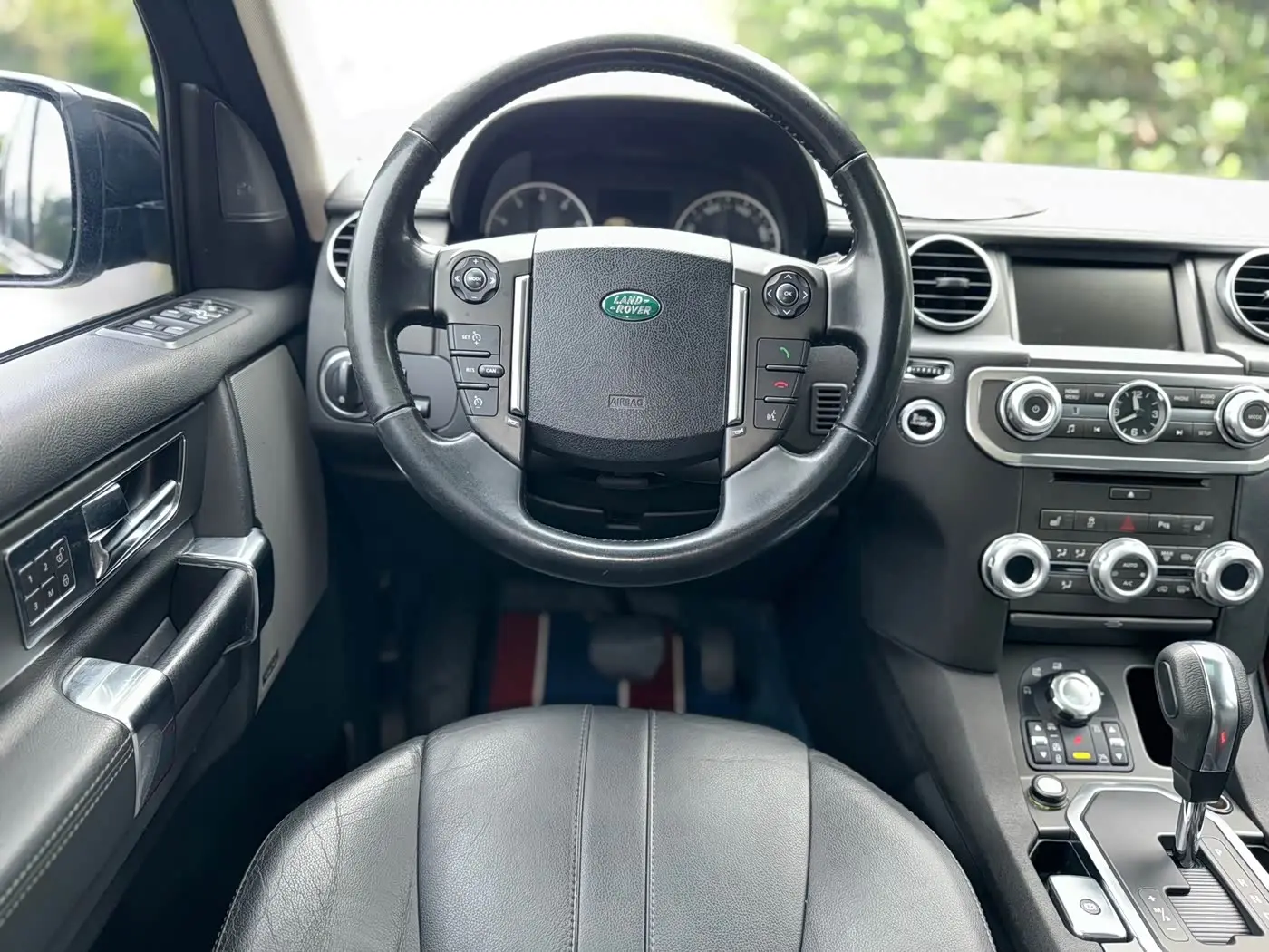 Land Rover Discovery 2012 — Фото 8/9