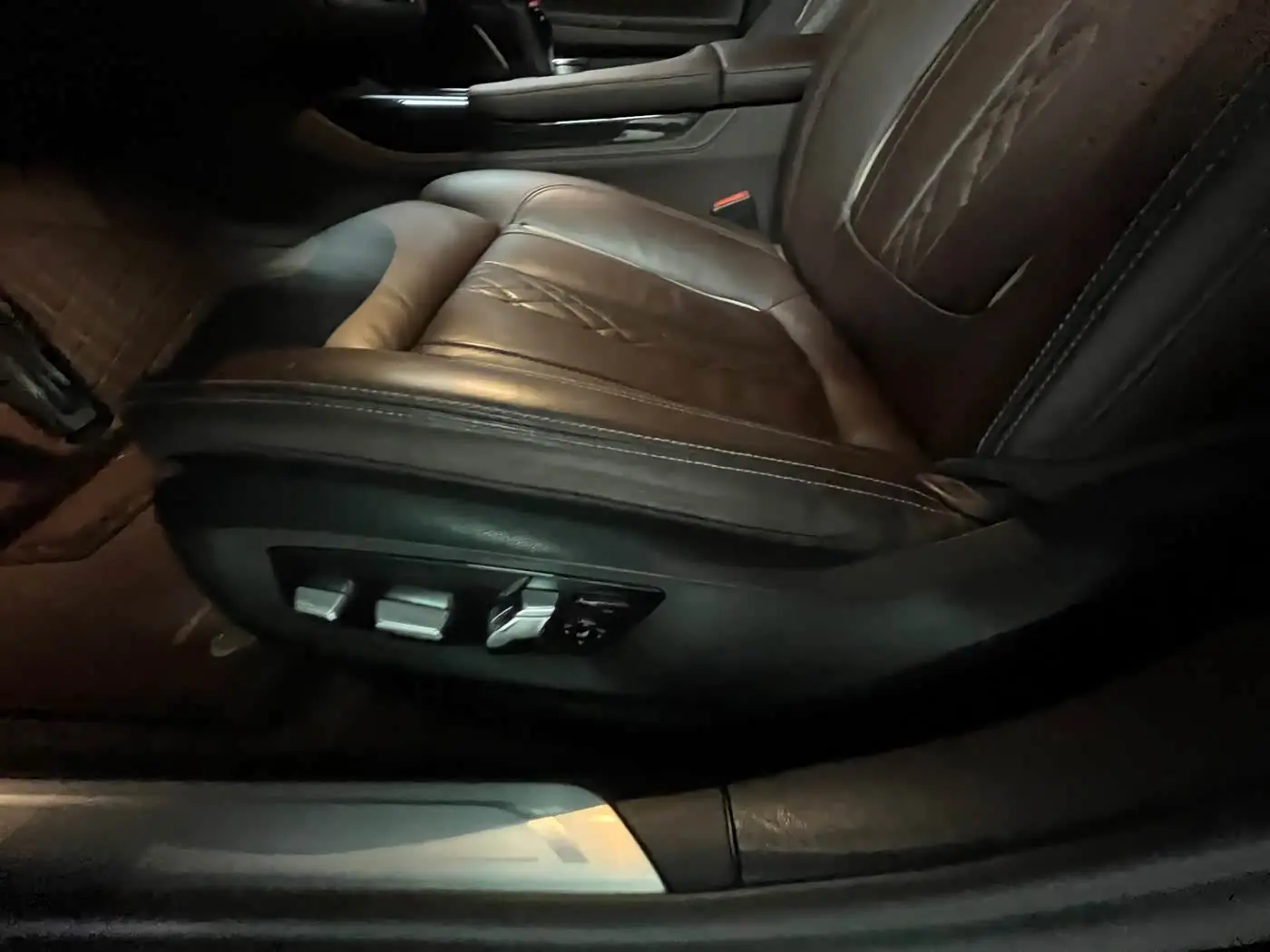 BMW 7 Series 2022 — Şəkil 14/20